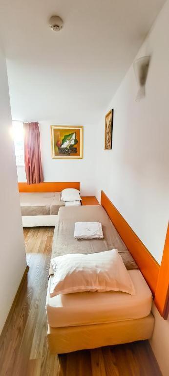 Casa Michelangelo Hotel Bucureşti Ngoại thất bức ảnh